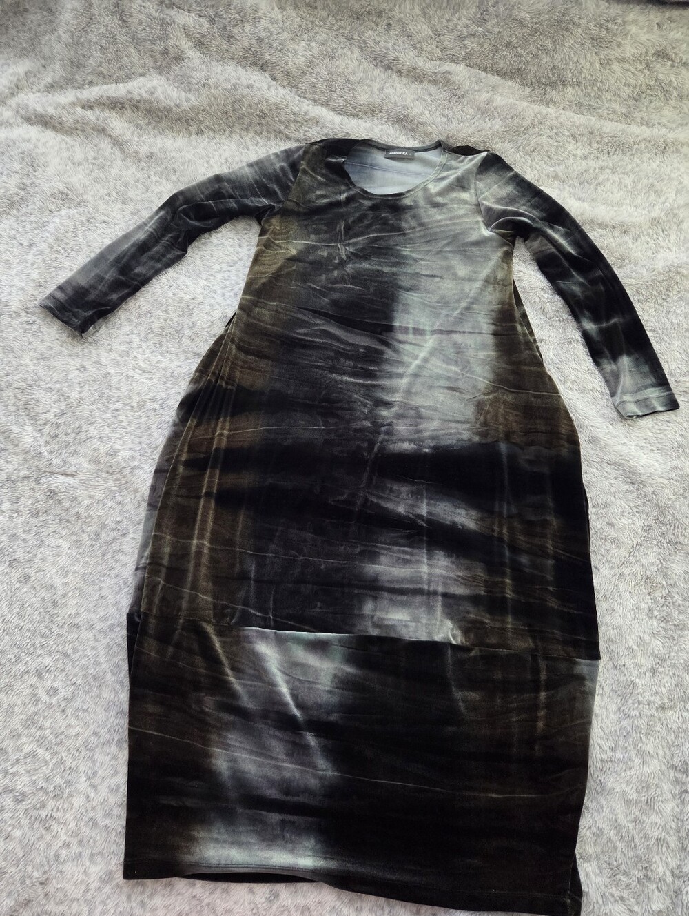 Alembika Crushed Velvet Cocoon Midi Dress Olive Green Abstract Tie Dye 4